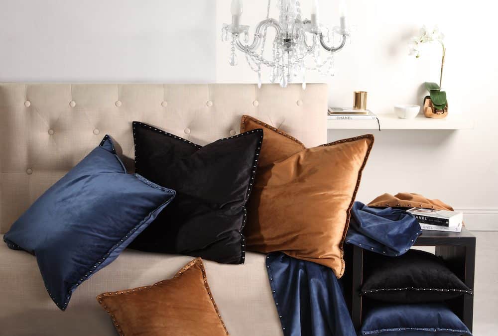 Luxurious Winter Bedroom Ideas With Suede, Velvet and Faux Fur